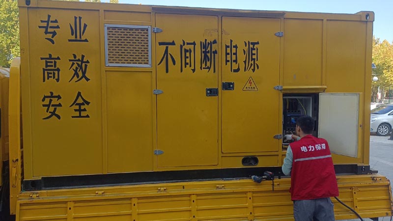 淄川柴油发电机组和UPS电源配合使用时，如何避免切换过程中的电力中断？